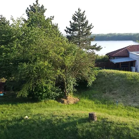 Anna S Vinnym Sklepem Apartment