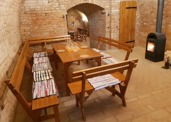 Anna S Vinnym Sklepem 公寓 *